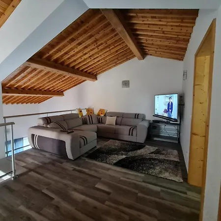 Refugio Machado Furnas (Azores)