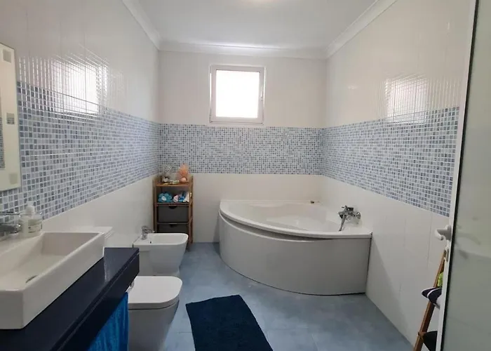 Refugio Machado Furnas (Azores)